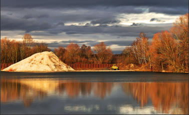 Immer wieder fotogen - der 'Fudschijama' am Balzhauser Baggersee -  zu später Stunde.